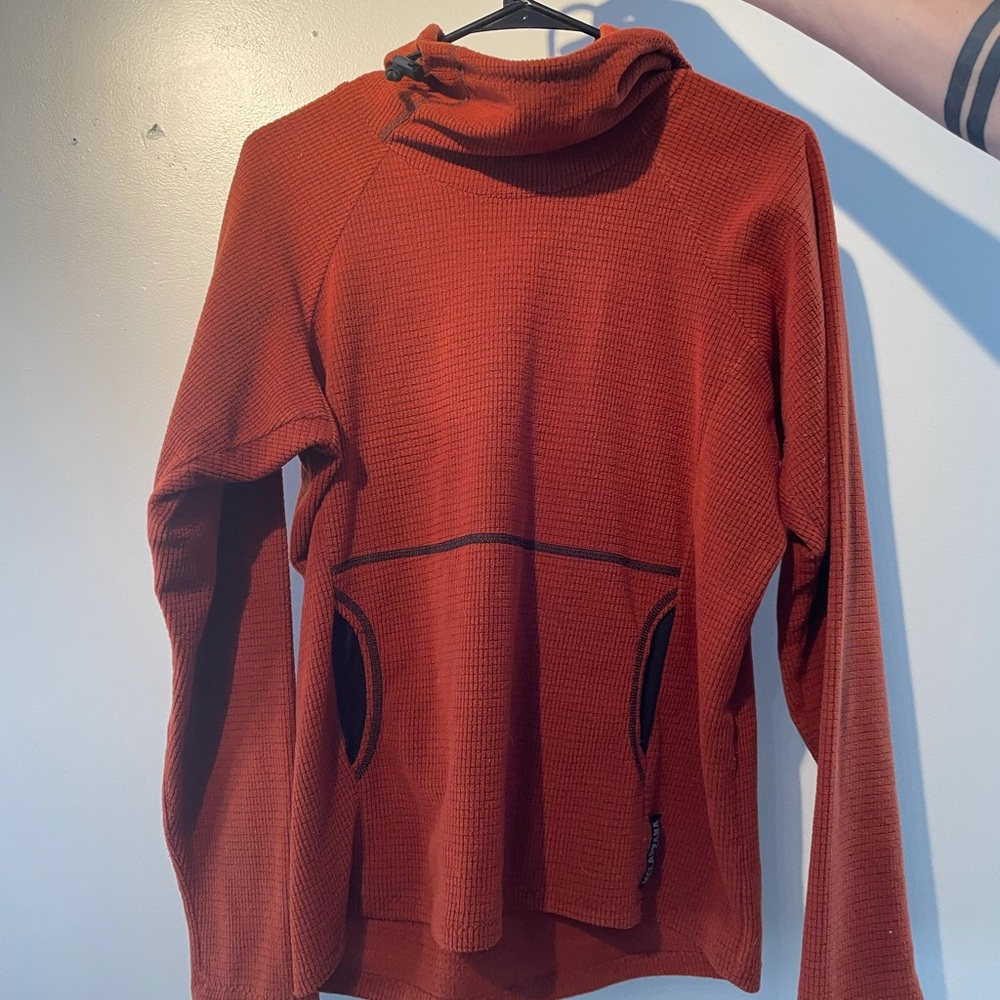 Melanzana Rust-colored Micro hoodie